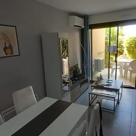 Cosy Blue Classé 2 étoiles Piscine Parking Clim Terrasse Appartamento